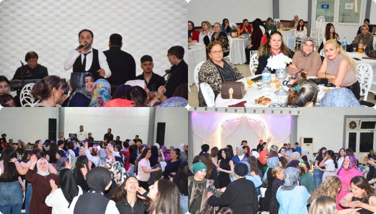 ANNELER GÜNÜ PROGRAMI GÜLÜÇ BELEDİYESİ DÜĞÜN SALONUNDA DÜZENLENDİ...