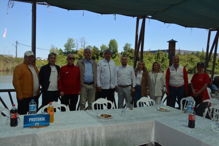 Gülüç Belediyespor Kano Kürek Kulübü Ortaokullar Arası Kürek Tanırım Ve Yarış Etkinliği