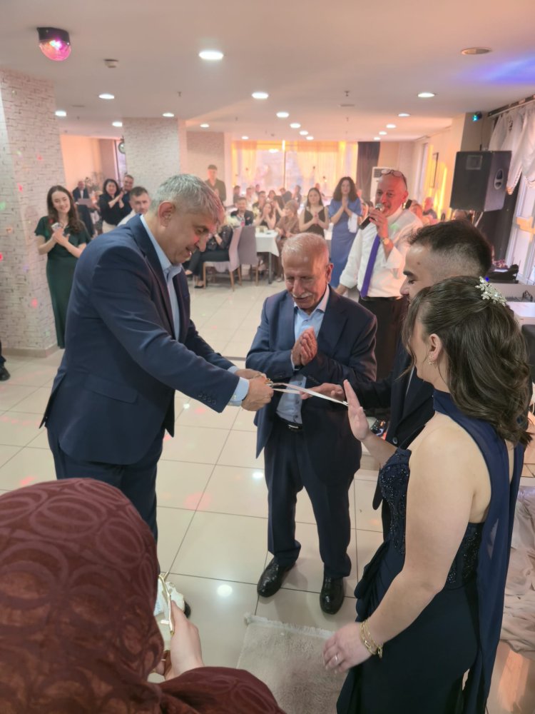 GENÇ ÇİFTİMİZE BİR ÖMÜR BOYU MUTLULUKLAR DİLERİZ