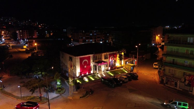 BELEDİYEMİZ ÇEVRESİNDE IŞIKLANDIRMA ÇALIŞMALARIMIZ DEVAM EDİYOR...