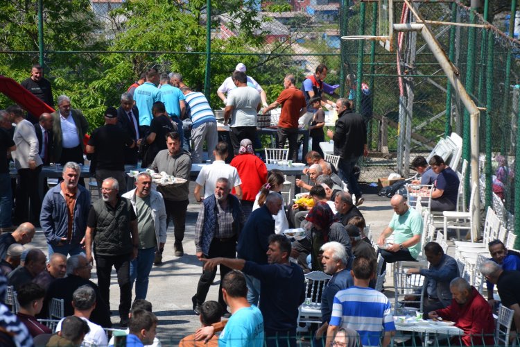 BELDEMİZ MEZARLIĞINDA KUR'AN-I KERİM VE MEVLİDİ ŞERİF OKUTULDU...
