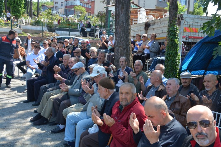 BELDEMİZ MEZARLIĞINDA KUR'AN-I KERİM VE MEVLİDİ ŞERİF OKUTULDU...