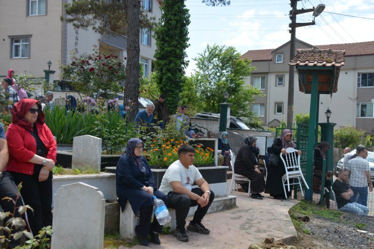 BELDEMİZ MEZARLIĞINDA KUR'AN-I KERİM VE MEVLİDİ ŞERİF OKUTULDU...