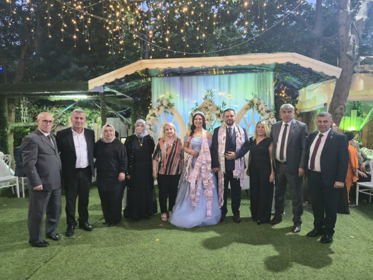 GENÇ ÇİFTİMİZE BİR ÖMÜR BOYU MUTLULUKLAR DİLERİZ...