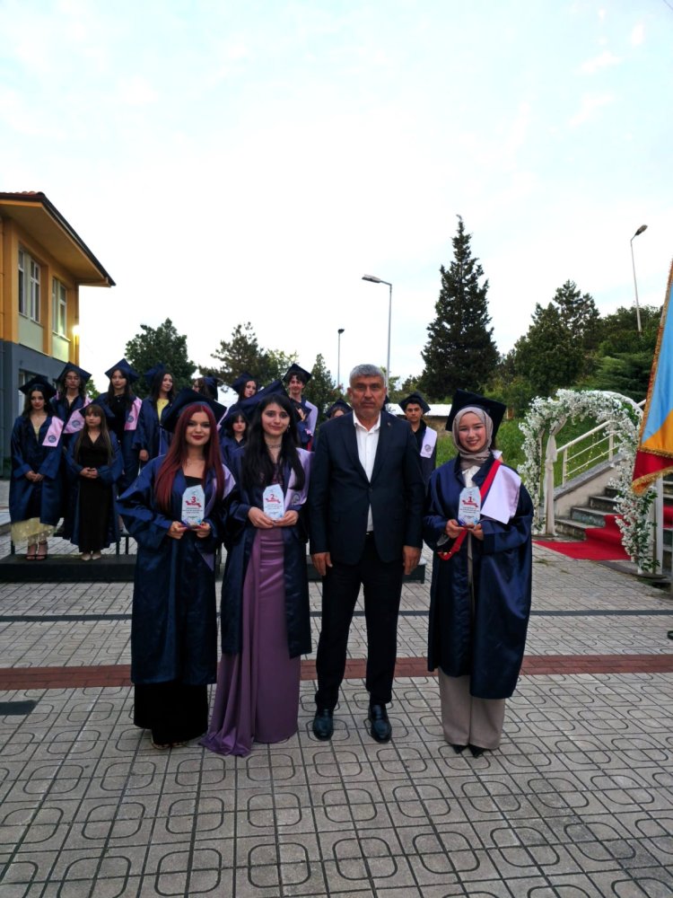 MEZUNİYET TÖRENİ PROGRAMINA KATILIM SAĞLADIK...