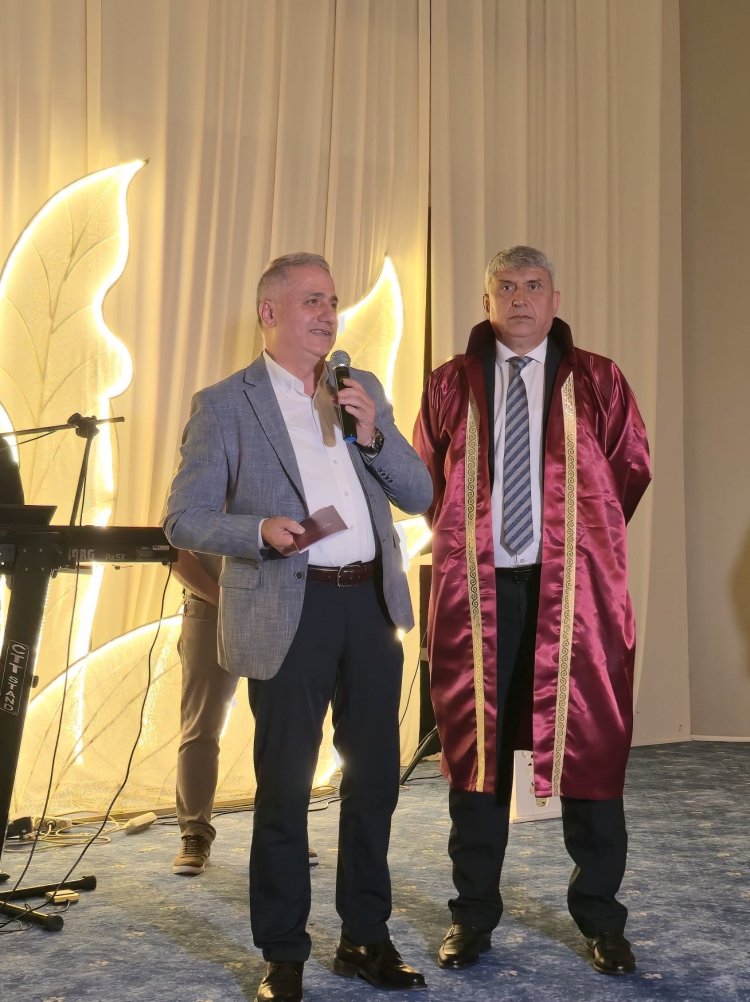 GENÇ ÇİFTİMİZE BİR ÖMÜR BOYU MUTLULUKLAR DİLERİZ...