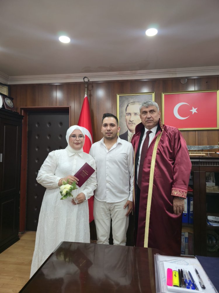 GENÇ ÇİFTİMİZE BİR ÖMÜR BOYU MUTLULUKLAR DİLERİZ...