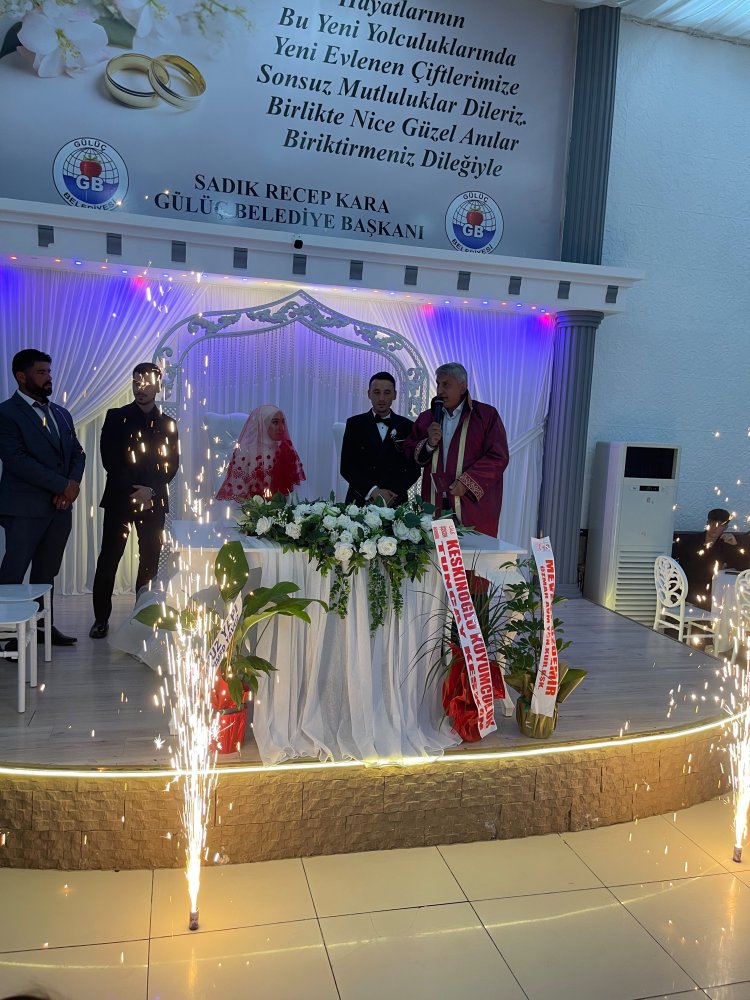 GENÇ ÇİFTİMİZE BİR ÖMÜR BOYU MUTLULUKLAR DİLERİZ