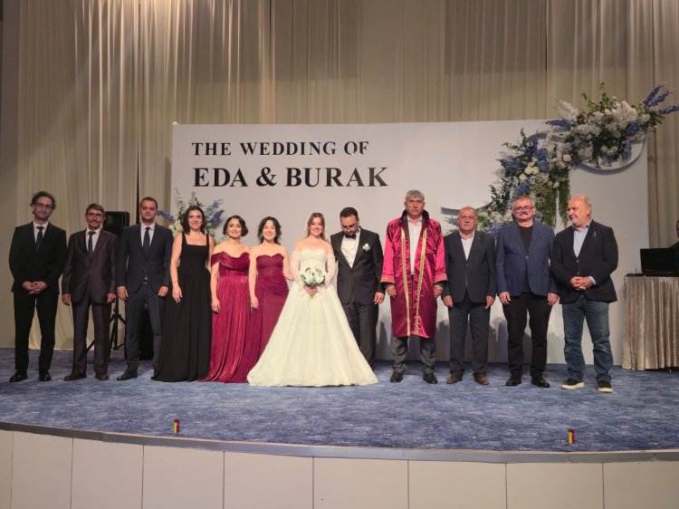 GENÇ ÇİFTİMİZE BİR ÖMÜR BOYU MUTLULUKLAR DİLERİZ...
