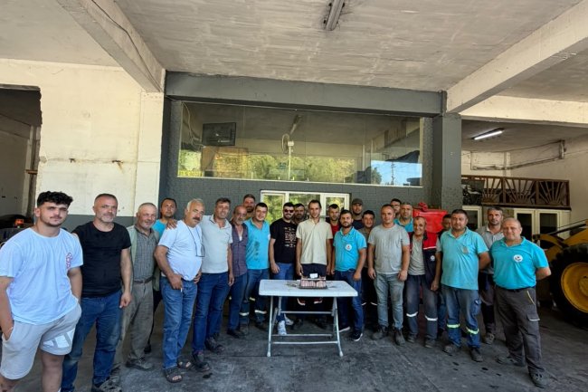 BELEDİYE BAŞKANIMIZ SADIK RECEP KARA, BELEDİYE  PERSONELLERİMİZ  ORHUN TOKGÖZ'ÜN DOĞUM GÜNÜNÜ UNUTMADI...