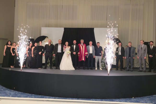 GENÇ ÇİFTİMİZE BİR ÖMÜR BOYU MUTLULUKLAR DİLERİZ...