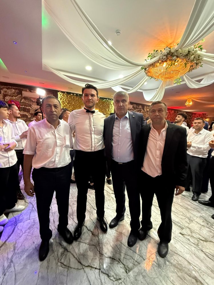 GENÇ ÇİFTİMİZE BİR ÖMÜR BOYU MUTLULUKLAR DİLERİZ...