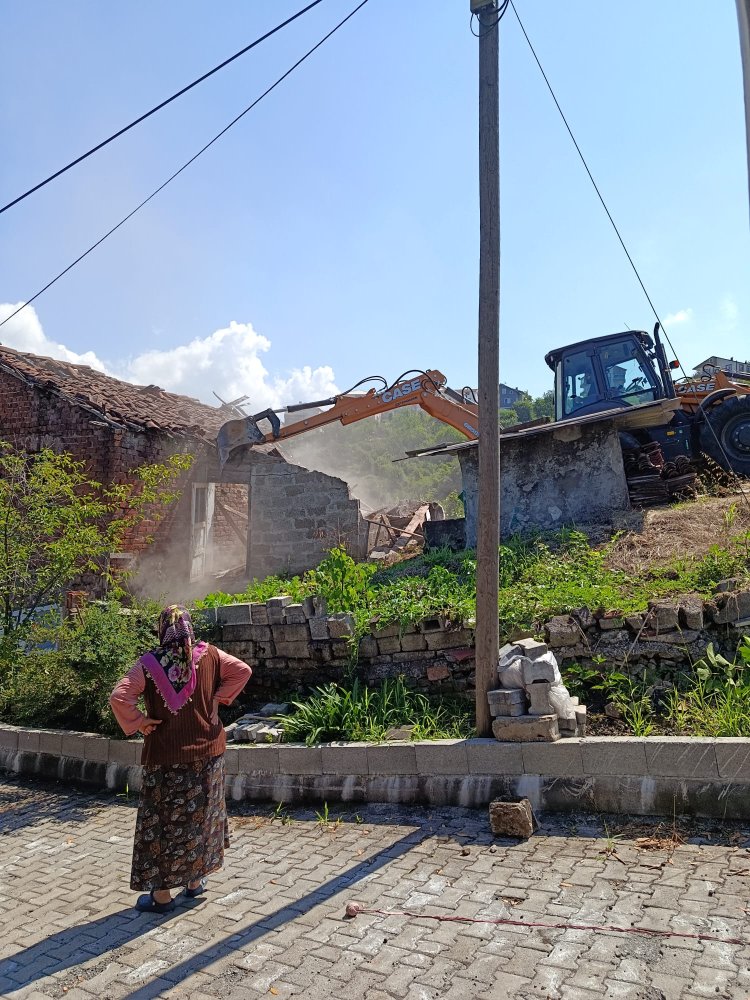 ÇALIŞMALARIMIZ ARALIKSIZ OLARAK DEVAM EDİYOR...