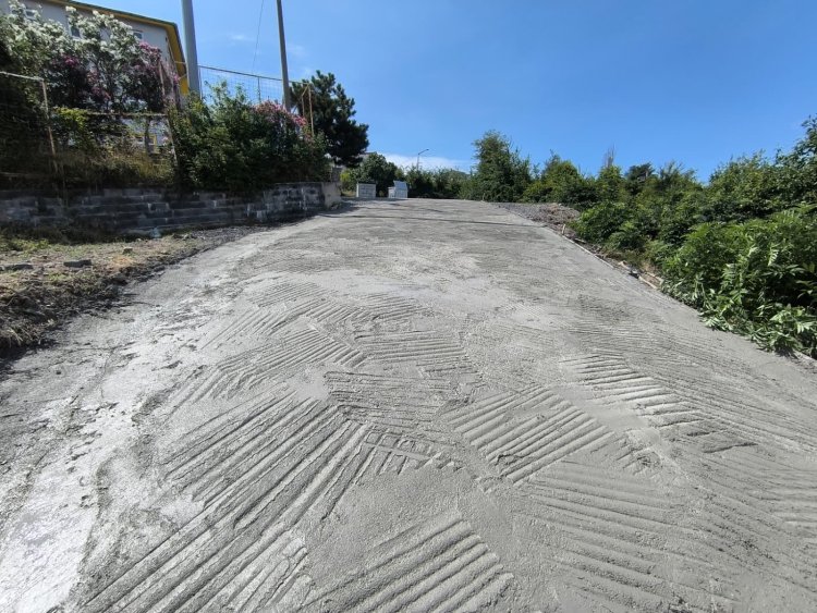 BETON YOL ÇALIŞMALARIMIZ DEVAM EDİYOR...