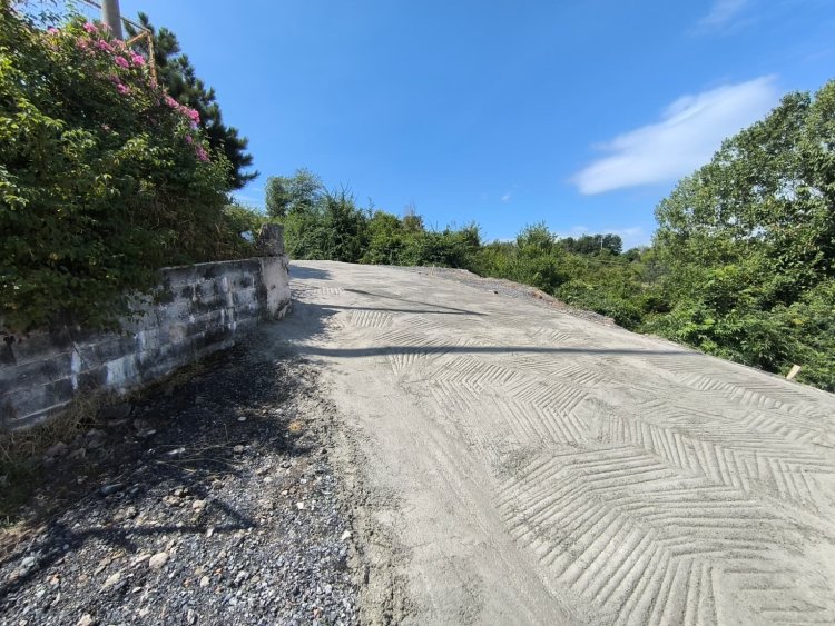 BETON YOL ÇALIŞMALARIMIZ DEVAM EDİYOR...