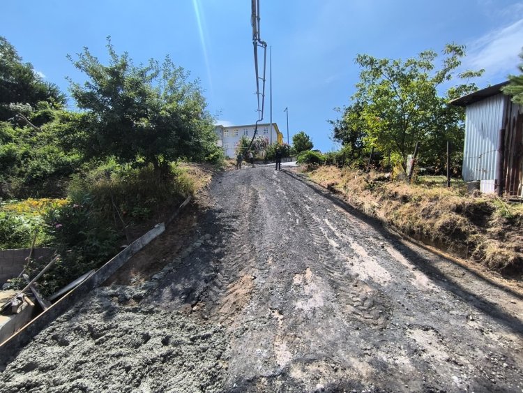 BETON YOL ÇALIŞMALARIMIZ DEVAM EDİYOR...
