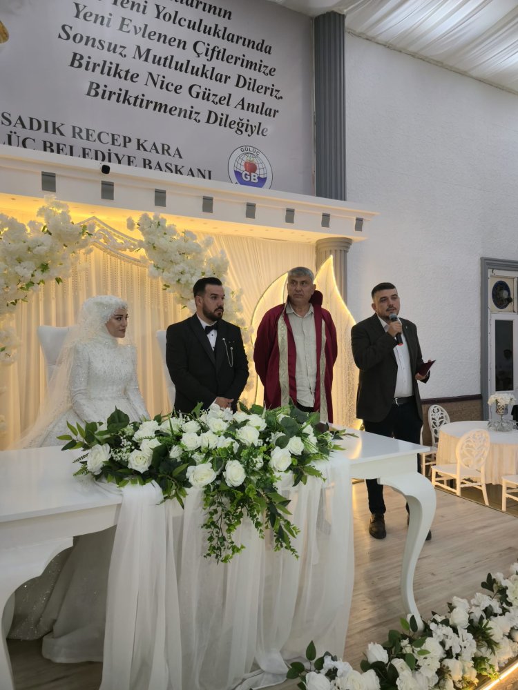 GENÇ ÇİFTİMİZE BİR ÖMÜR BOYU MUTLULUKLAR DİLERİZ