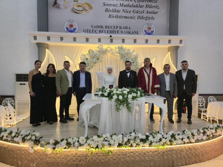 GENÇ ÇİFTİMİZE BİR ÖMÜR BOYU MUTLULUKLAR DİLERİZ