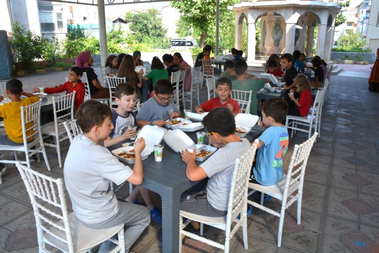 YAZ KURAN KURSU ÖĞRENCİLERİMİZE İKRAMDA BULUNDUK...