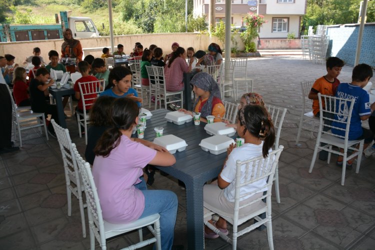 YAZ KURAN KURSU ÖĞRENCİLERİMİZE İKRAMDA BULUNDUK...