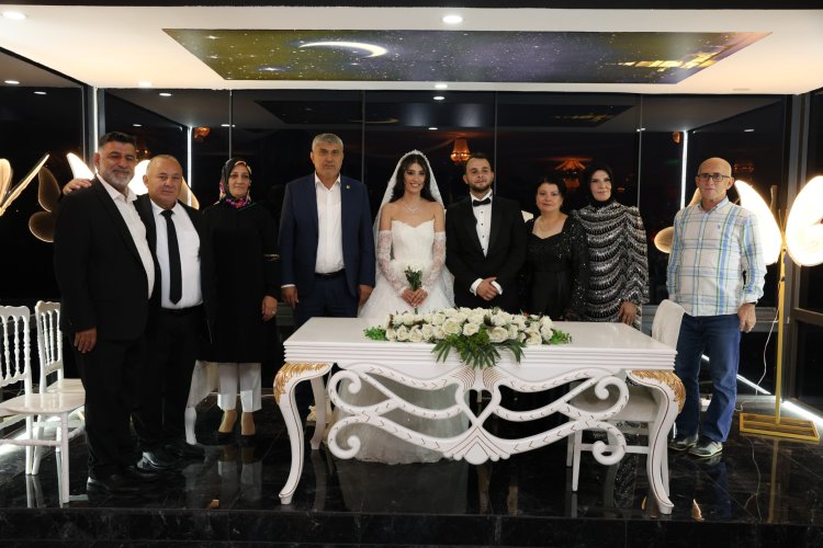 GENÇ ÇİFTİMİZE BİR ÖMÜR BOYU MUTLULUKLAR DİLERİZ