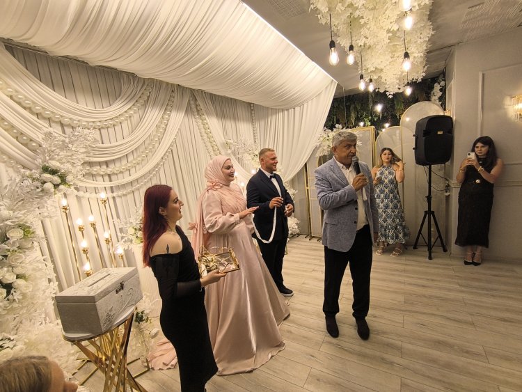 GENÇ ÇİFTİMİZE BİR ÖMÜR BOYU MUTLULUKLAR DİLERİZ