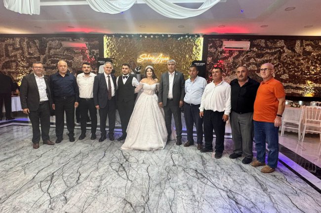 GENÇ ÇİFTİMİZE BİR ÖMÜR BOYU MUTLULUKLAR DİLERİZ..