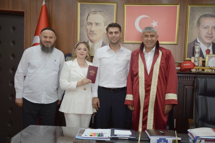 GENÇ ÇİFTİMİZE BİR ÖMÜR BOYU MUTLULUKLAR DİLERİZ...