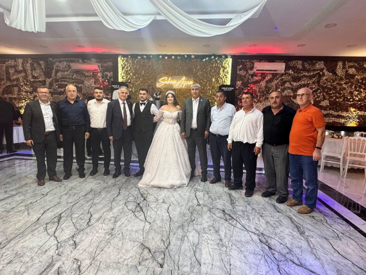 GENÇ ÇİFTİMİZE BİR ÖMÜR BOYU MUTLULUKLAR DİLERİZ..