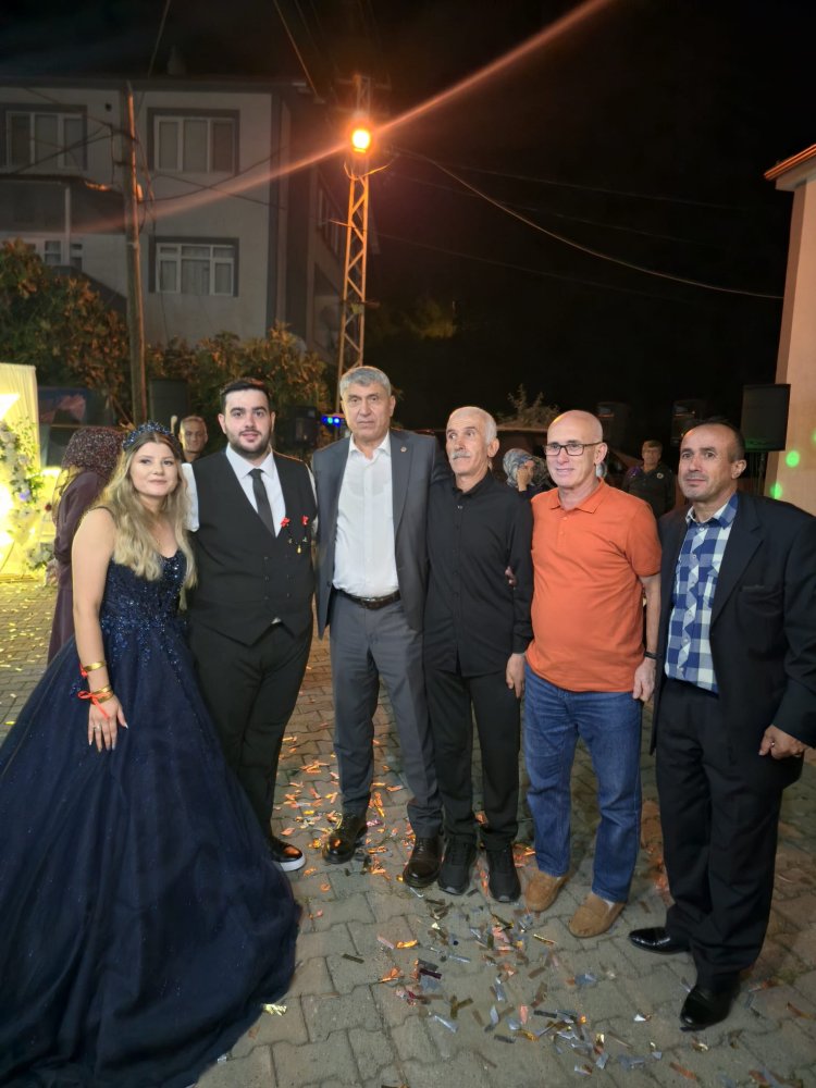 GENÇ ÇİFTİMİZE BİR ÖMÜR BOYU MUTLULUKLAR DİLERİZ...