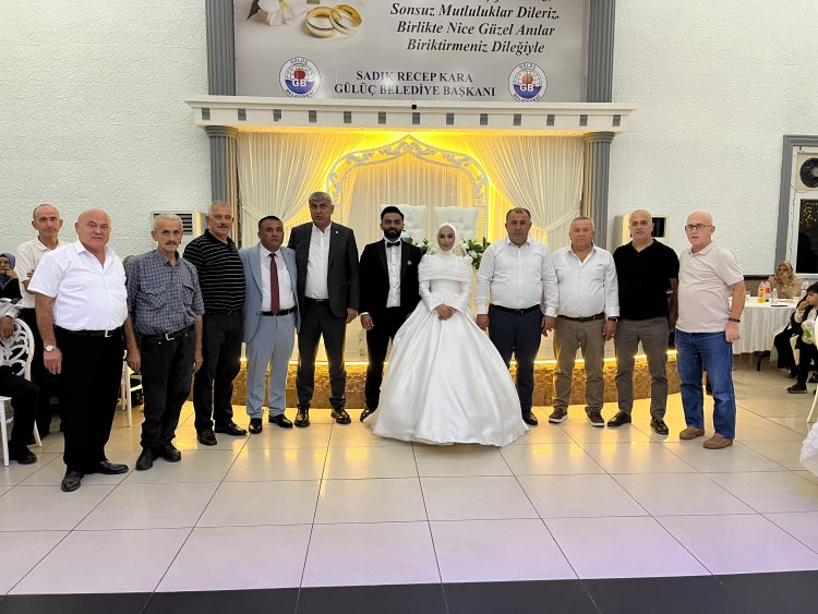 GENÇ ÇİFTİMİZE BİR ÖMÜR BOYU MUTLULUKLAR DİLERİZ...