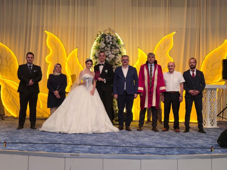 GENÇ ÇİFTİMİZE BİR ÖMÜR BOYU MUTLULUKLAR DİLERİZ