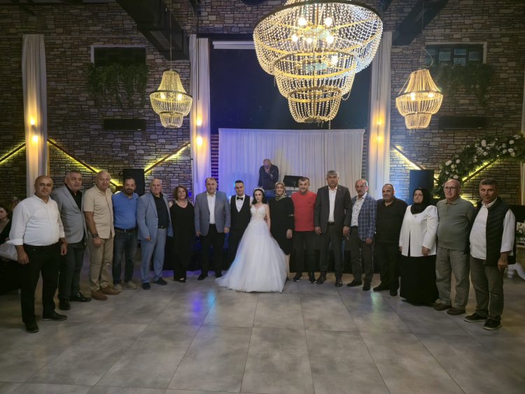 GENÇ ÇİFTİMİZE BİR ÖMÜR BOYU MUTLULUKLAR DİLERİZ...