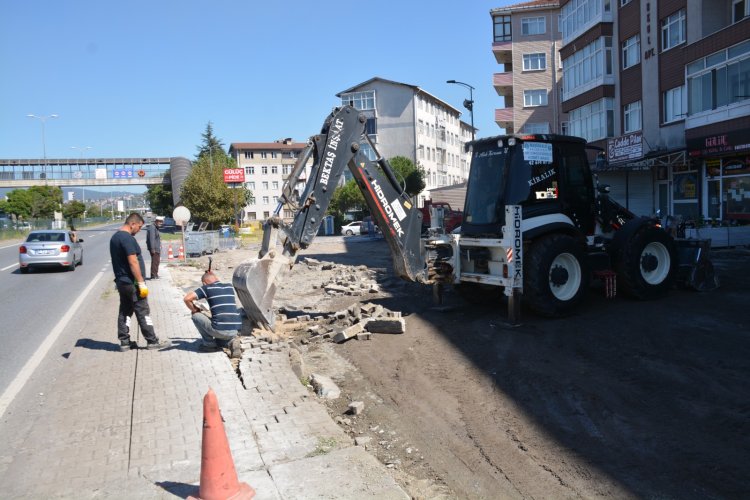 GÜLÜÇ SAHİL BULVARI’NDA YENİLEME ÇALIŞMALARIMIZ DEVAM EDİYOR