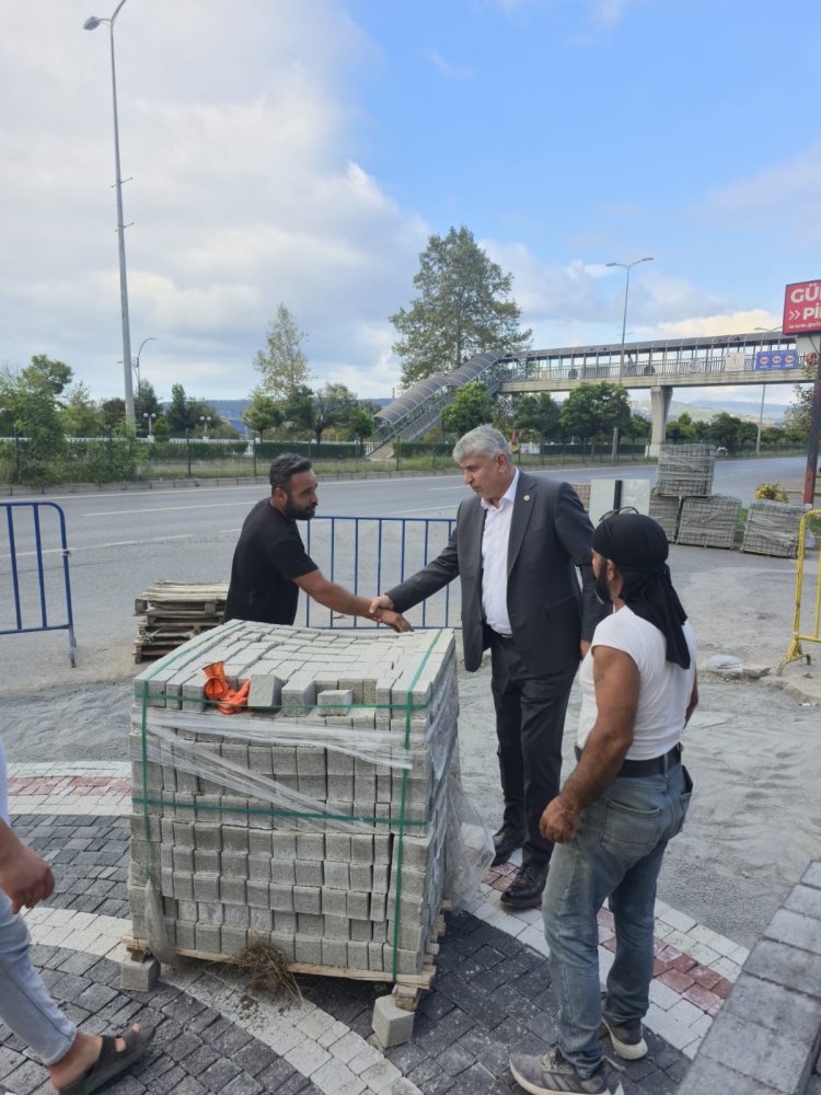 GÜLÜÇ SAHİL BULVARI’NDA YENİLEME ÇALIŞMALARIMIZ DEVAM EDİYOR