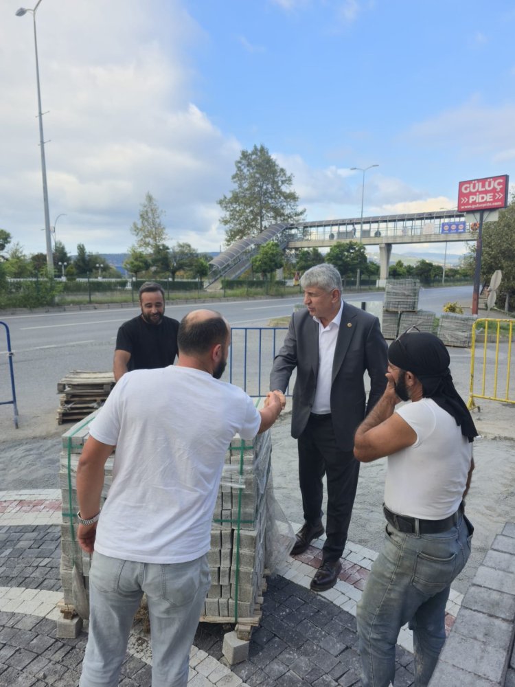 GÜLÜÇ SAHİL BULVARI’NDA YENİLEME ÇALIŞMALARIMIZ DEVAM EDİYOR