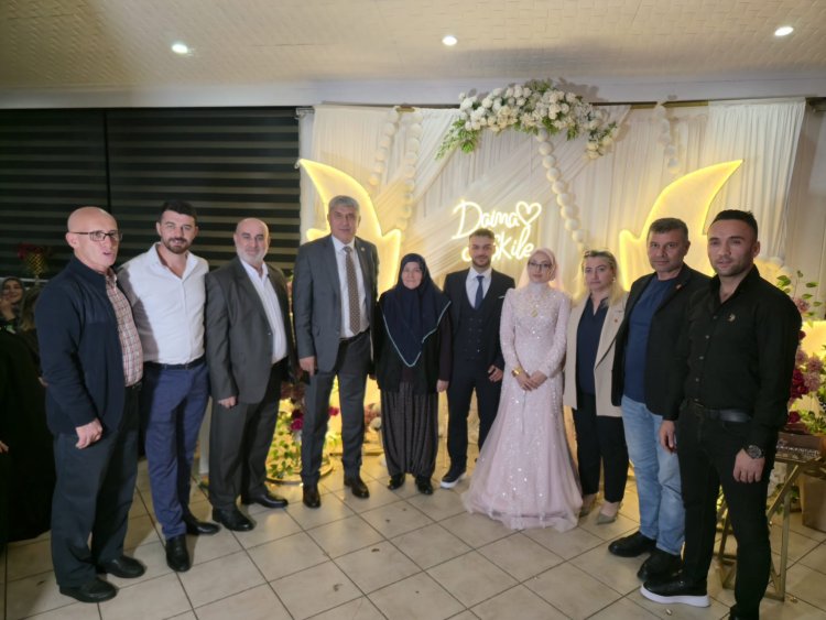 GENÇ ÇİFTİMİZE BİR ÖMÜR BOYU MUTLULUKLAR DİLERİZ...