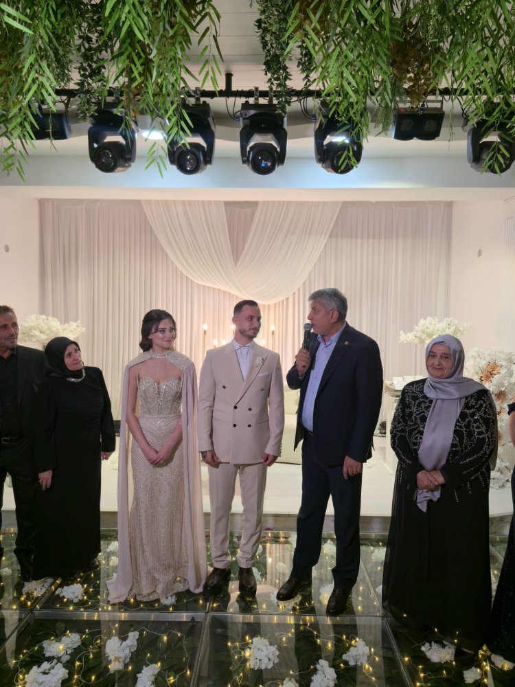 GENÇ ÇİFTİMİZE BİR ÖMÜR BOYU MUTLULUKLAR DİLERİZ...