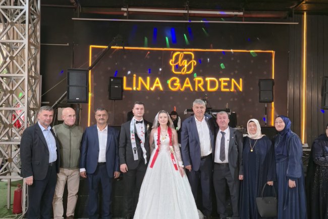 GENÇ ÇİFTİMİZE BİR ÖMÜR BOYU MUTLULUKLAR DİLERİZ...