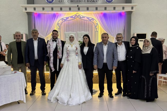GENÇ ÇİFTİMİZE BİR ÖMÜR BOYU MUTLULUKLAR DİLERİZ