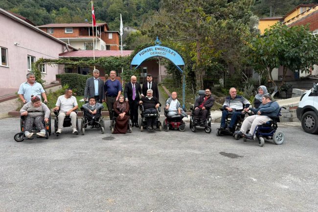 TÜRKİYE YÜZYILI BULUŞMALARI KAPSAMINDA FİZİKSEL ENGELLİLER DERNEĞİ’NE ANLAMLI ZİYARET