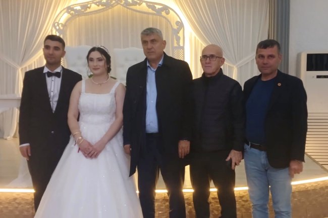 GENÇ ÇİFTİMİZE BİR ÖMÜR BOYU MUTLULUKLAR DİLERİZ...