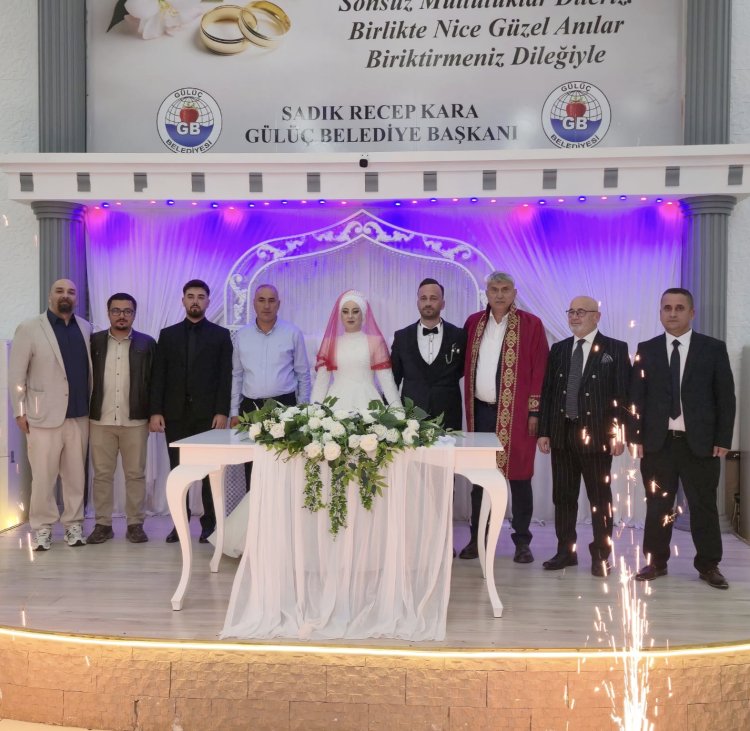 GENÇ ÇİFTİMİZE BİR ÖMÜR BOYU MUTLULUKLAR DİLERİZ...
