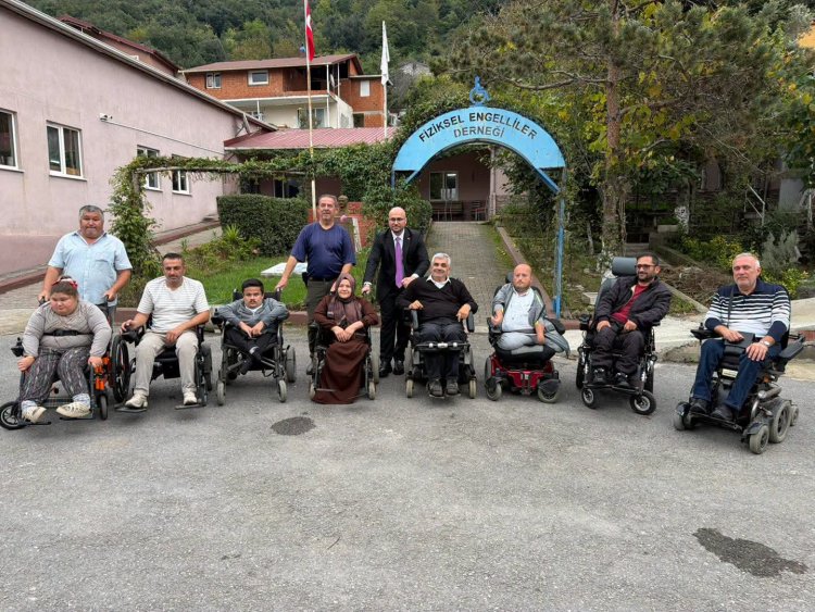 TÜRKİYE YÜZYILI BULUŞMALARI KAPSAMINDA FİZİKSEL ENGELLİLER DERNEĞİ’NE ANLAMLI ZİYARET